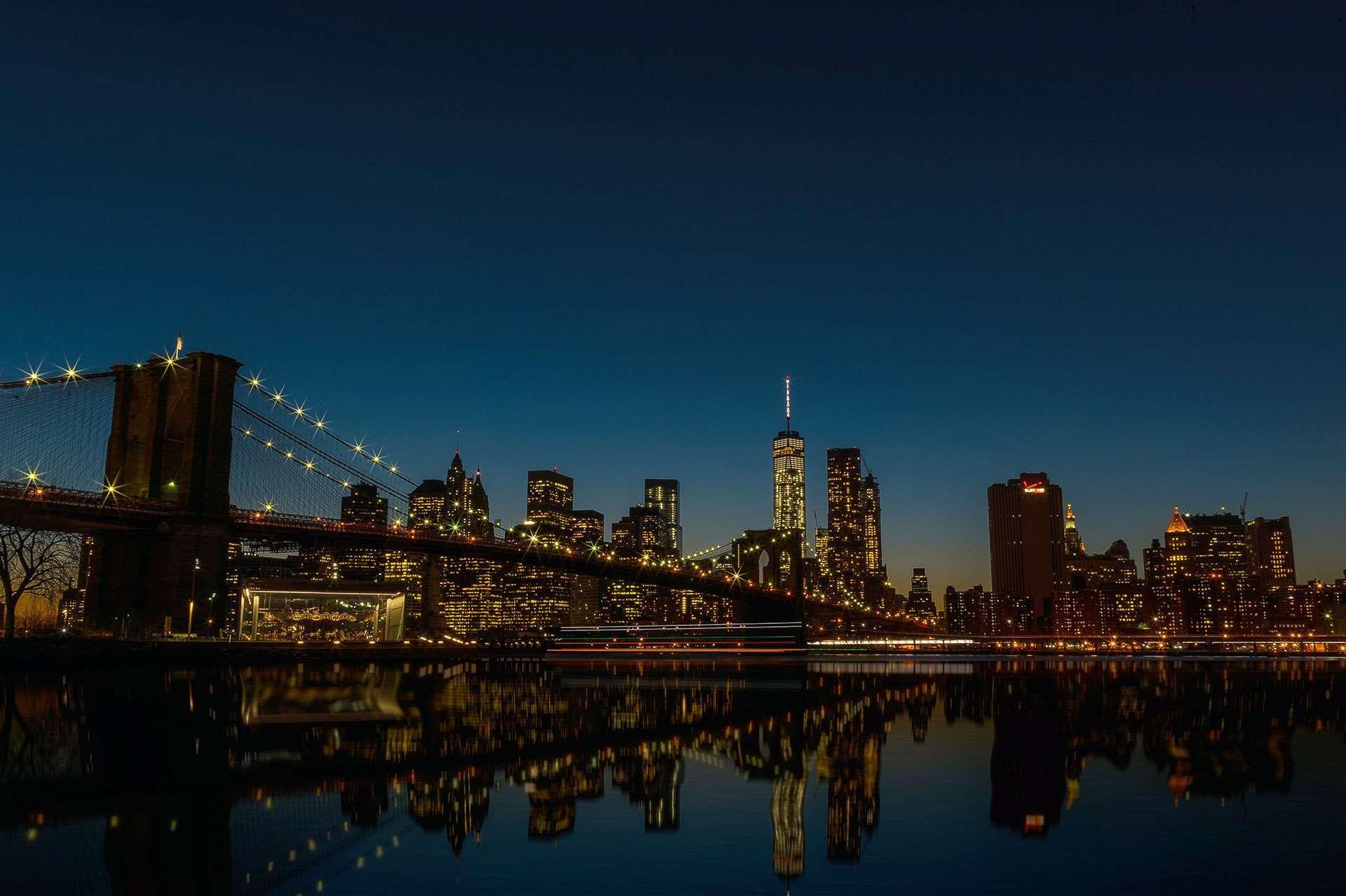 Royalton Park Avenue Hotel Nova Iorque Exterior foto Manhattan skyline at night