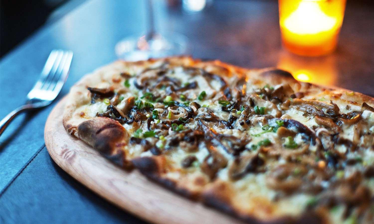 Royalton Park Avenue Hotel Nova Iorque Exterior foto A mushroom pizza
