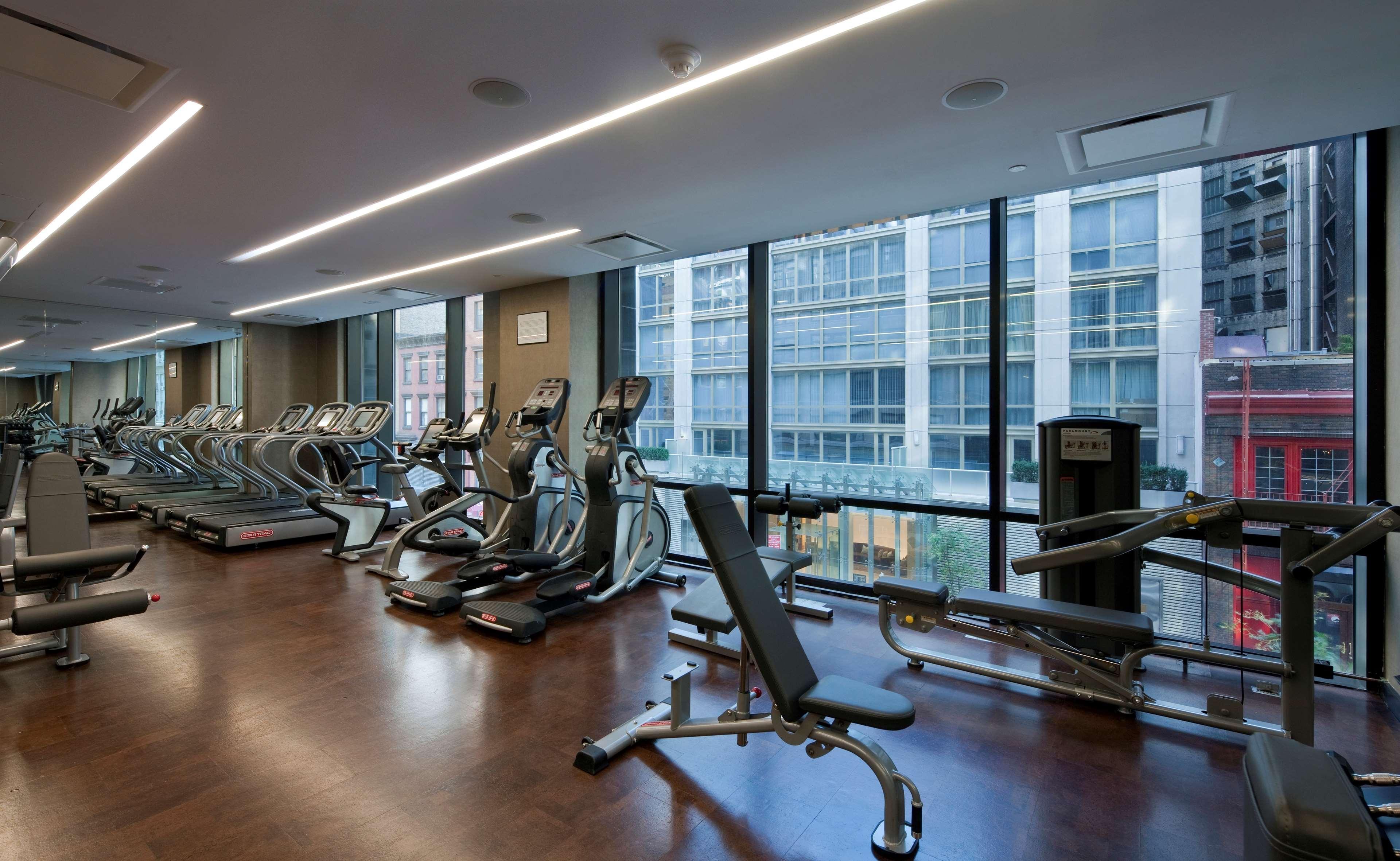Royalton Park Avenue Hotel Nova Iorque Exterior foto The gym at the Ritz-Carlton, Boston