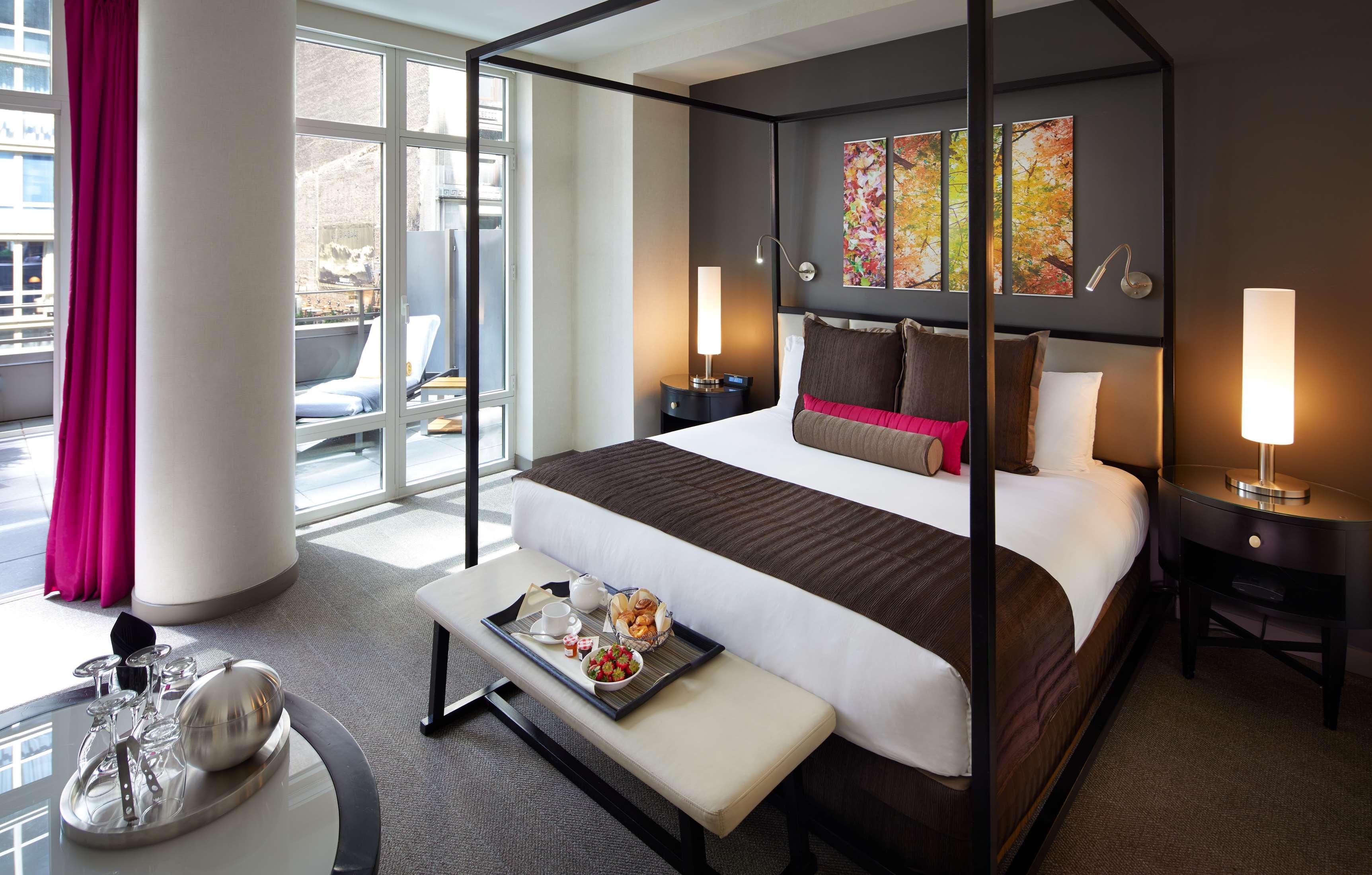 Royalton Park Avenue Hotel Nova Iorque Exterior foto A bedroom at the Mandarin Oriental Washington DC